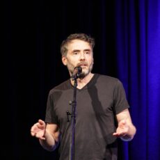 2023_Poetry_Slam_Maerz_Skogg (Foto-Susanne_Mueller